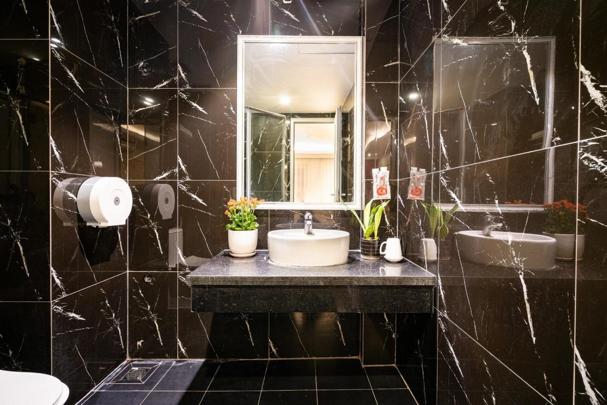 Kieu Anh Hotel - 81 Trung Kinh - By Bay Luxury Hanoi Zewnętrze zdjęcie