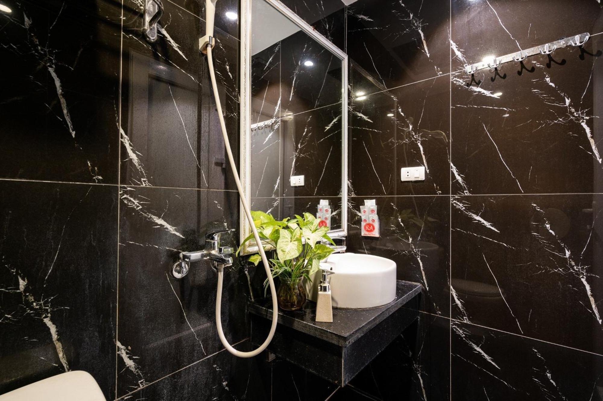Kieu Anh Hotel - 81 Trung Kinh - By Bay Luxury Hanoi Zewnętrze zdjęcie