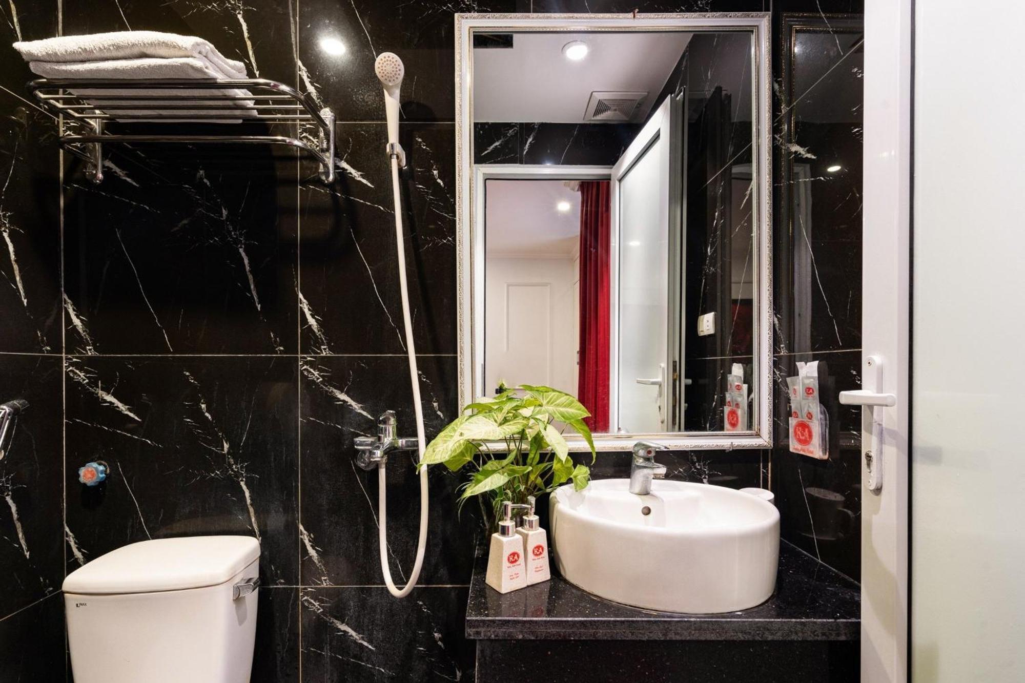 Kieu Anh Hotel - 81 Trung Kinh - By Bay Luxury Hanoi Zewnętrze zdjęcie